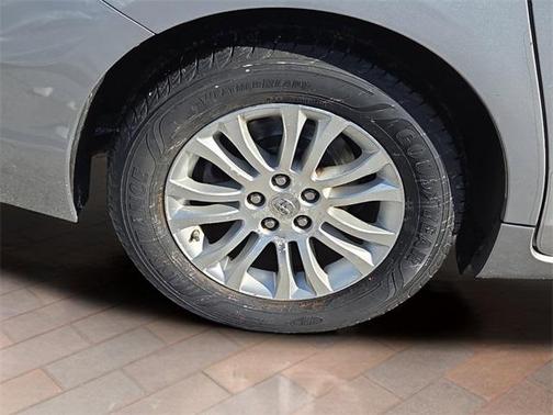 2014 Toyota Sienna XLE