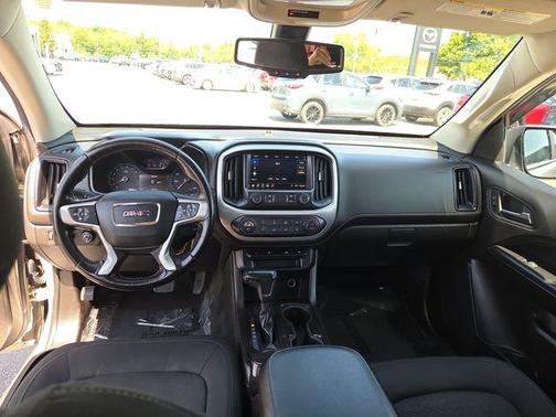 Quicksilver Metallic 2019 GMC Canyon SLE