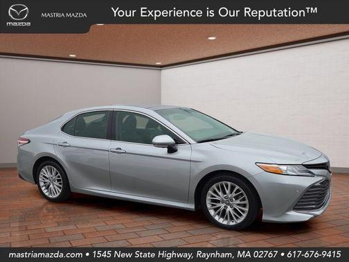 Celestial Silver Metallic 2018 Toyota Camry XLE