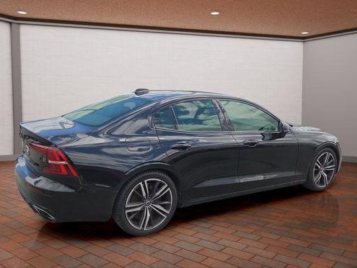 Blackstone 2019 Volvo S60 T6 R-Design