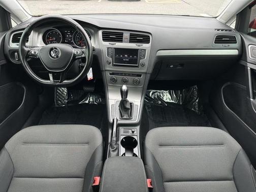 2016 Volkswagen Golf TSI S 4-Door