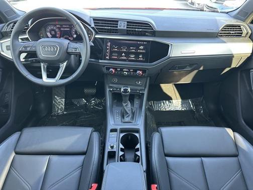 2025 Audi Q3 Premium