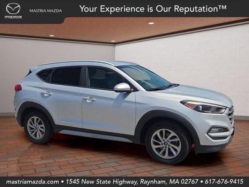 Molten Silver 2017 Hyundai TUCSON SE Plus