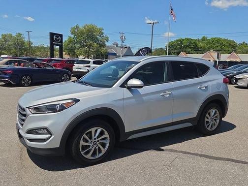 Molten Silver 2017 Hyundai TUCSON SE Plus