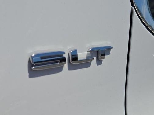 Summit White 2023 GMC Acadia SLT