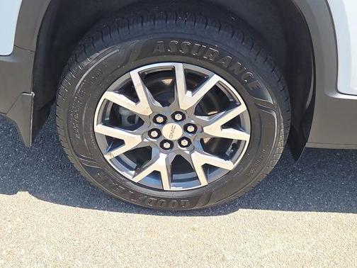 Summit White 2023 GMC Acadia SLT