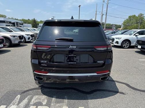 2023 Jeep Grand Cherokee Summit