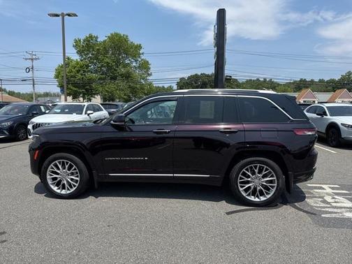2023 Jeep Grand Cherokee Summit