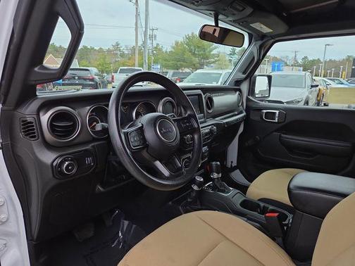 Bright White Clearcoat 2023 Jeep Wrangler Sport