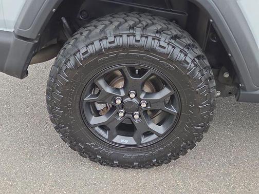 Bright White Clearcoat 2023 Jeep Wrangler Sport