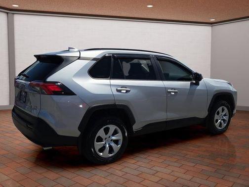 Silver Sky Metallic 2019 Toyota RAV4 LE