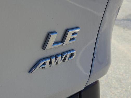 Silver Sky Metallic 2019 Toyota RAV4 LE