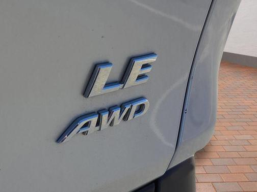 Silver Sky Metallic 2019 Toyota RAV4 LE