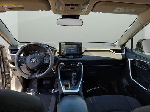 Silver Sky Metallic 2019 Toyota RAV4 LE