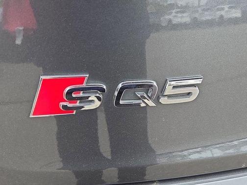 Daytona Gray Pearl Effect 2023 Audi SQ5 3.0T Premium