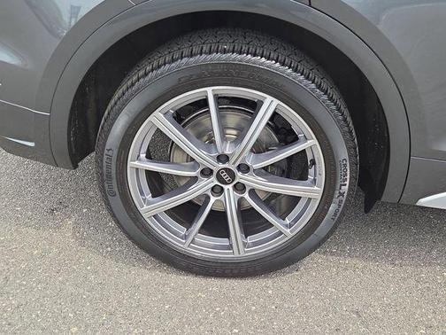 Daytona Gray Pearl Effect 2023 Audi SQ5 3.0T Premium