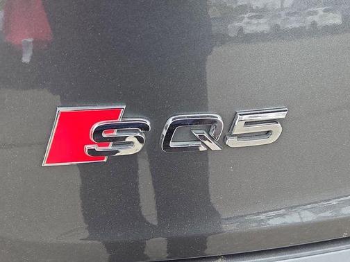 Daytona Gray Pearl Effect 2023 Audi SQ5 3.0T Premium