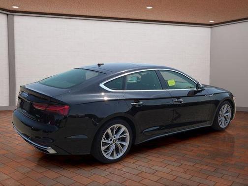Mythos Black Metallic 2023 Audi A5 40 Premium