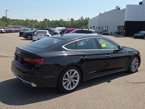 Mythos Black Metallic 2023 Audi A5 40 Premium