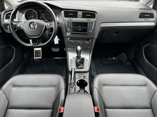 2017 Volkswagen Golf Alltrack TSI S