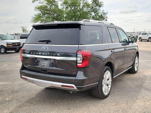 Gray Metallic 2024 Ford Expedition Platinum