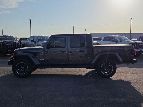 Granite Crystal Metallic Clearcoat 2022 Jeep Gladiator Overland