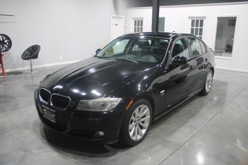 Photo 4 of 26 of 2011 BMW 328 i xDrive