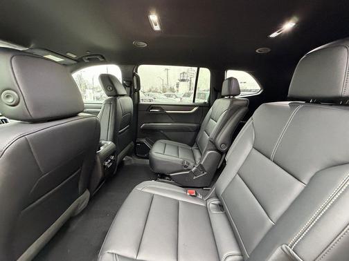 2026 GMC Acadia Elevation AWD