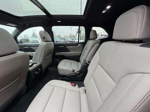 2026 GMC Acadia Elevation AWD