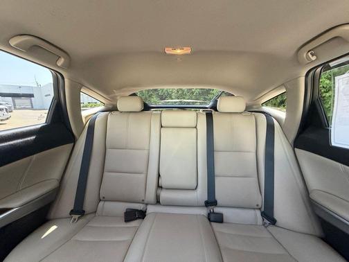 White 2015 Honda Crosstour EX-L