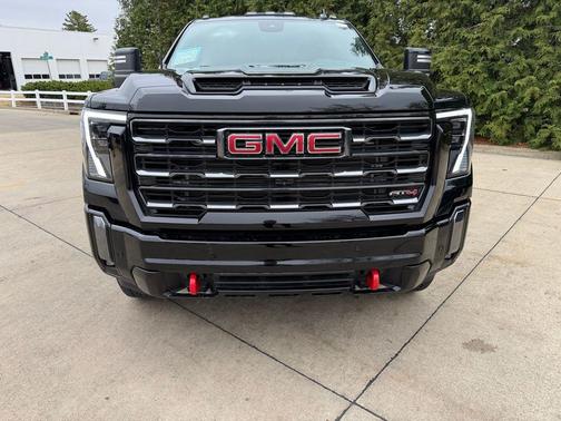 Onyx Black 2024 GMC Sierra 2500 AT4