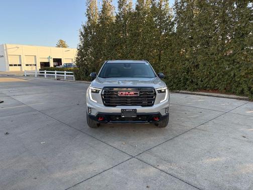 2026 GMC Acadia AT4 AWD