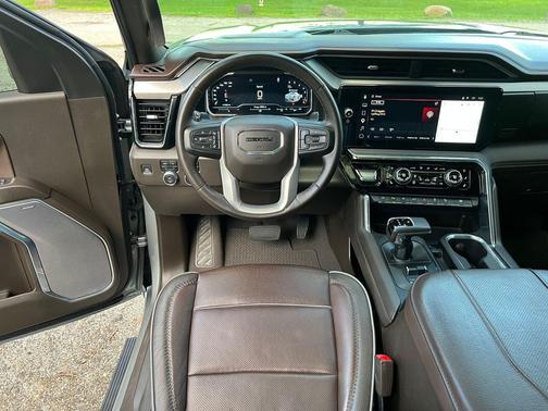 Sterling Metallic 2023 GMC Sierra 1500 Denali