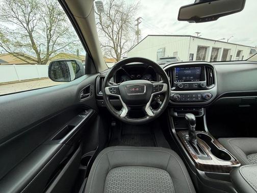 Summit White 2022 GMC Canyon Elevation