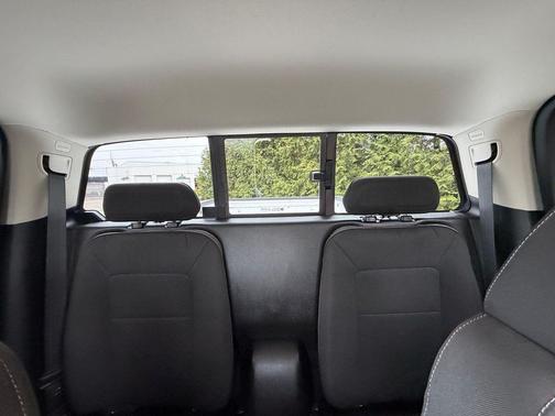 Summit White 2022 GMC Canyon Elevation