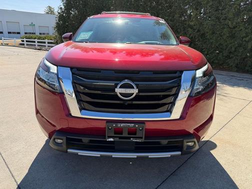 2023 Nissan Pathfinder Platinum 4WD