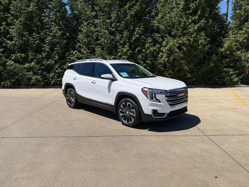 Summit White 2023 GMC Terrain SLT