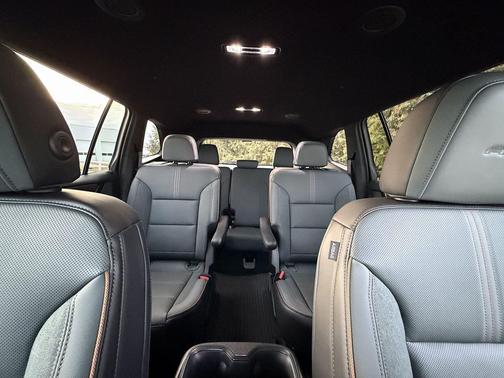 2026 GMC Acadia AT4 AWD