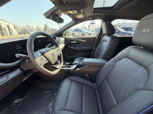 Summit White 2026 Buick Envista Sport Touring FWD