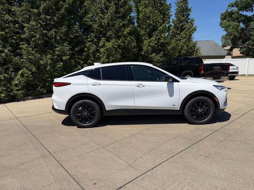 Summit White 2026 Buick Envista Sport Touring FWD