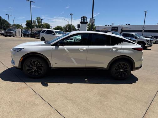 Summit White 2026 Buick Envista Sport Touring FWD
