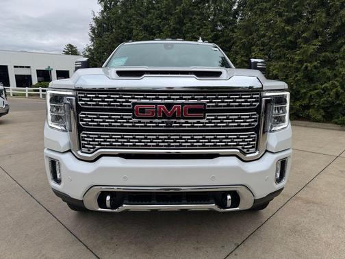 White Frost Tricoat 2023 GMC Sierra 2500 Denali
