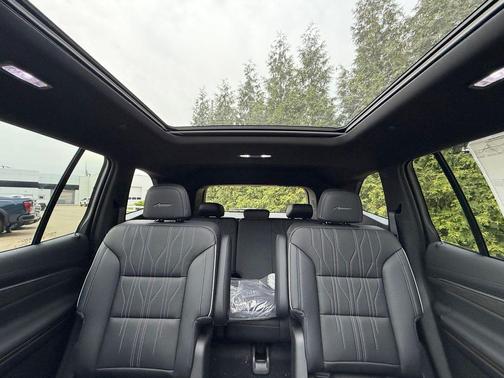 Ocean Blue Metallic 2026 Buick Enclave Avenir FWD