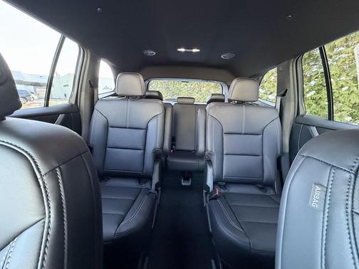 2026 GMC Acadia Elevation AWD