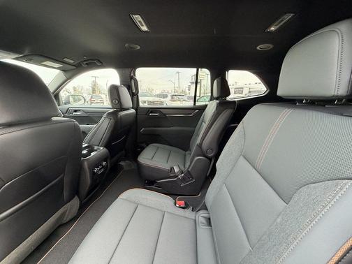 2026 GMC Acadia AT4 AWD