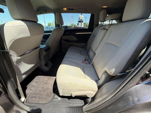 Predawn Gray Mica 2015 Toyota Highlander LE