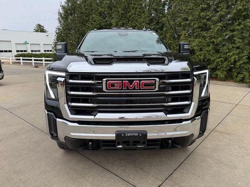 Onyx Black 2026 GMC Sierra 2500 SLE