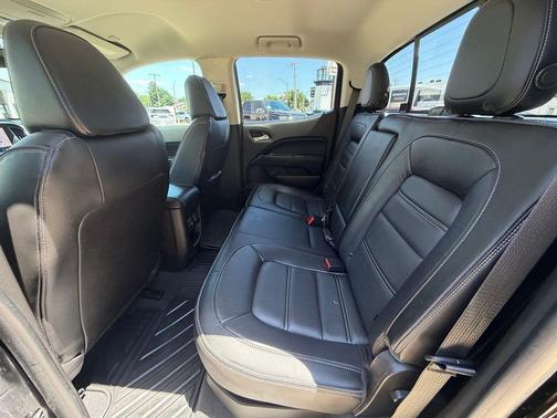 Onyx Black 2019 GMC Canyon Denali