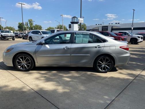 2016 Toyota Camry XSE