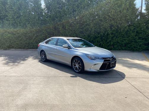 2016 Toyota Camry XSE